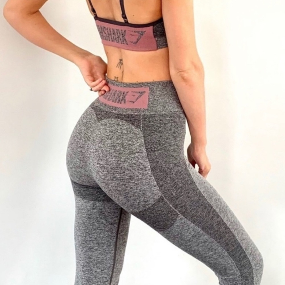 Gymshark HighWaisted Flex Leggings - Charcoal/Pink